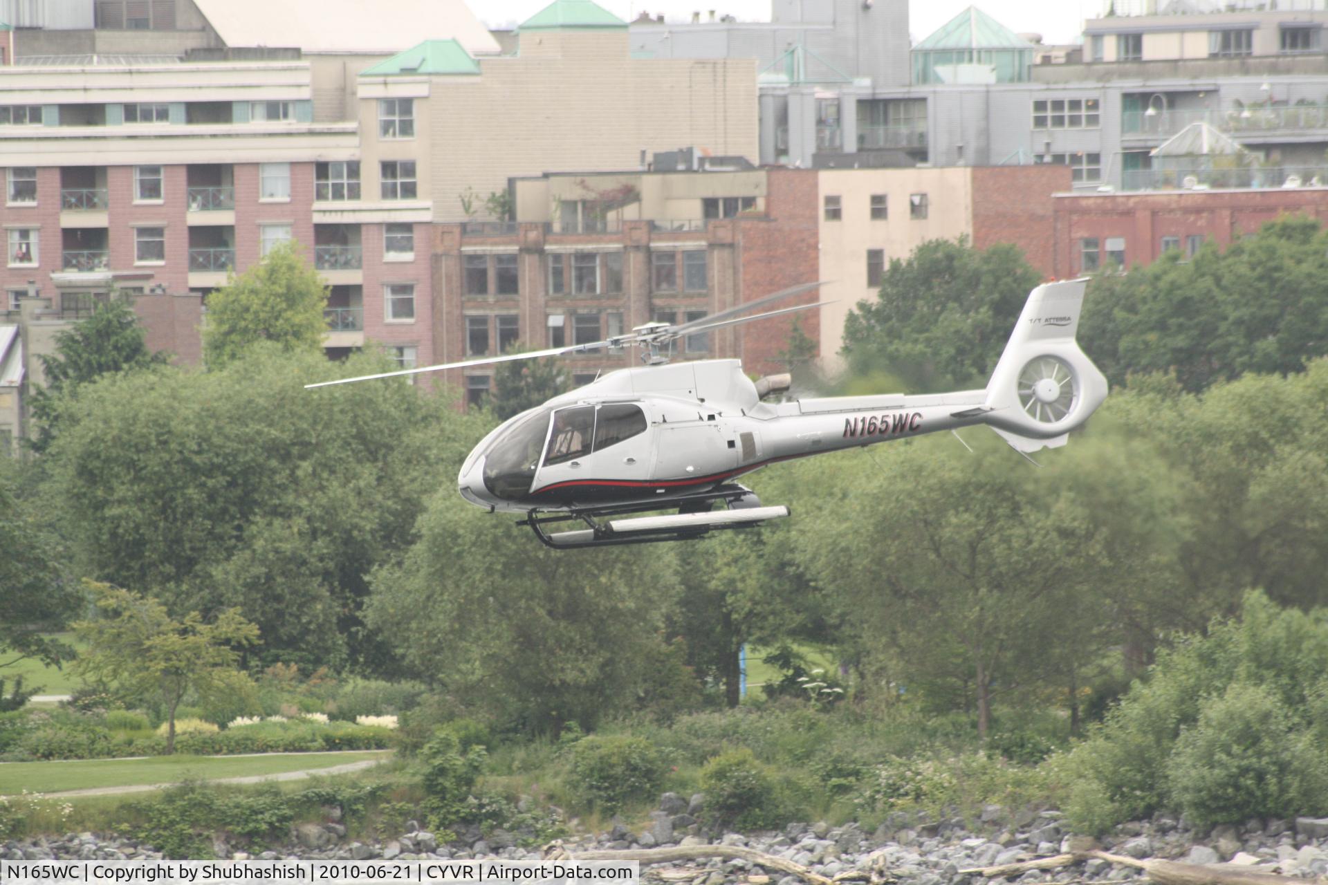 N165WC, 2004 Eurocopter EC-130B-4 (AS-350B-4) C/N 3860, Eurocopter taking off from Helipad at Waterfront, Vancouver