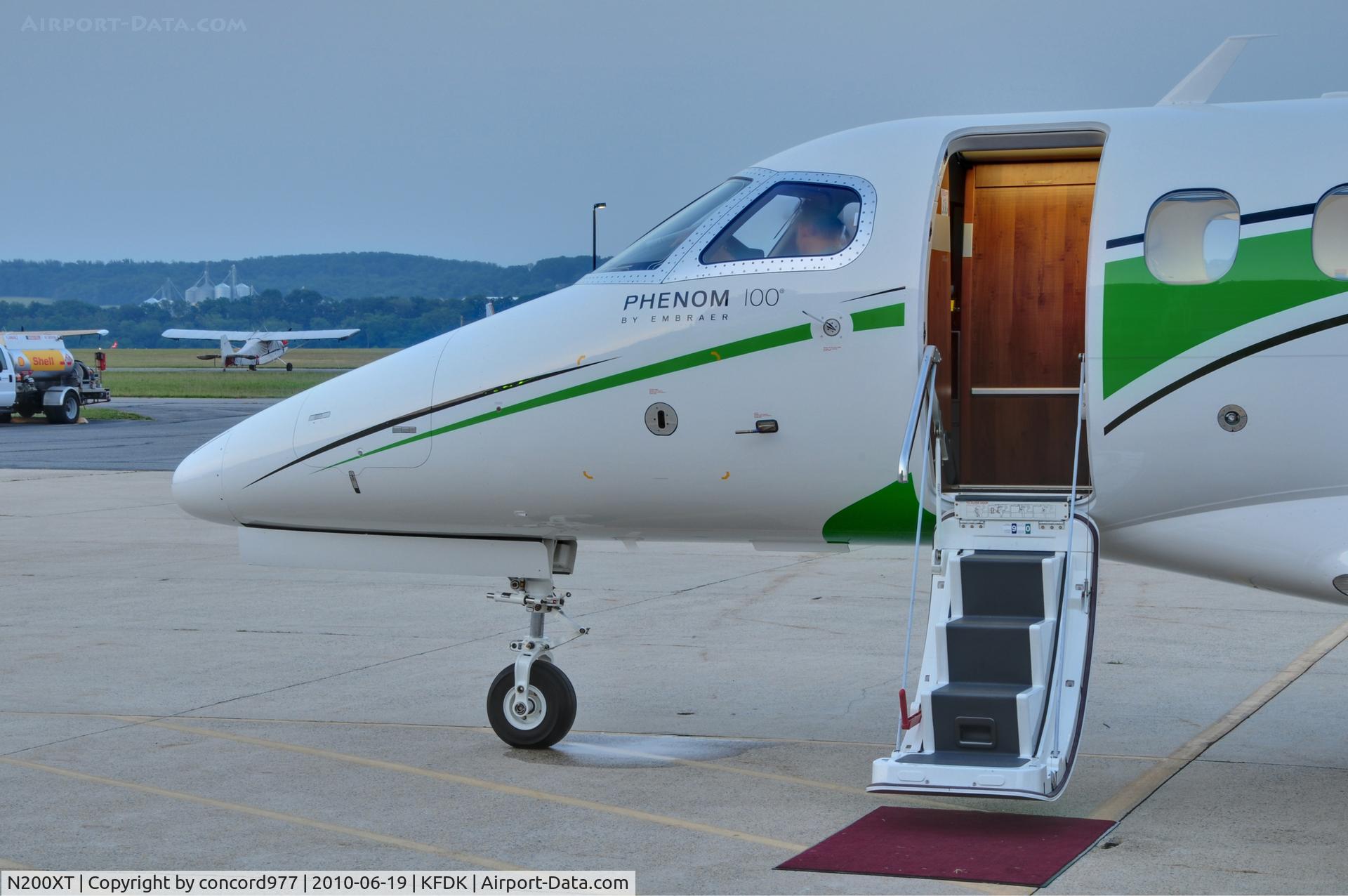 N200XT, 2009 Embraer EMB-500 Phenom 100 C/N 50000029, Seen at KFDK on 6/19/2010