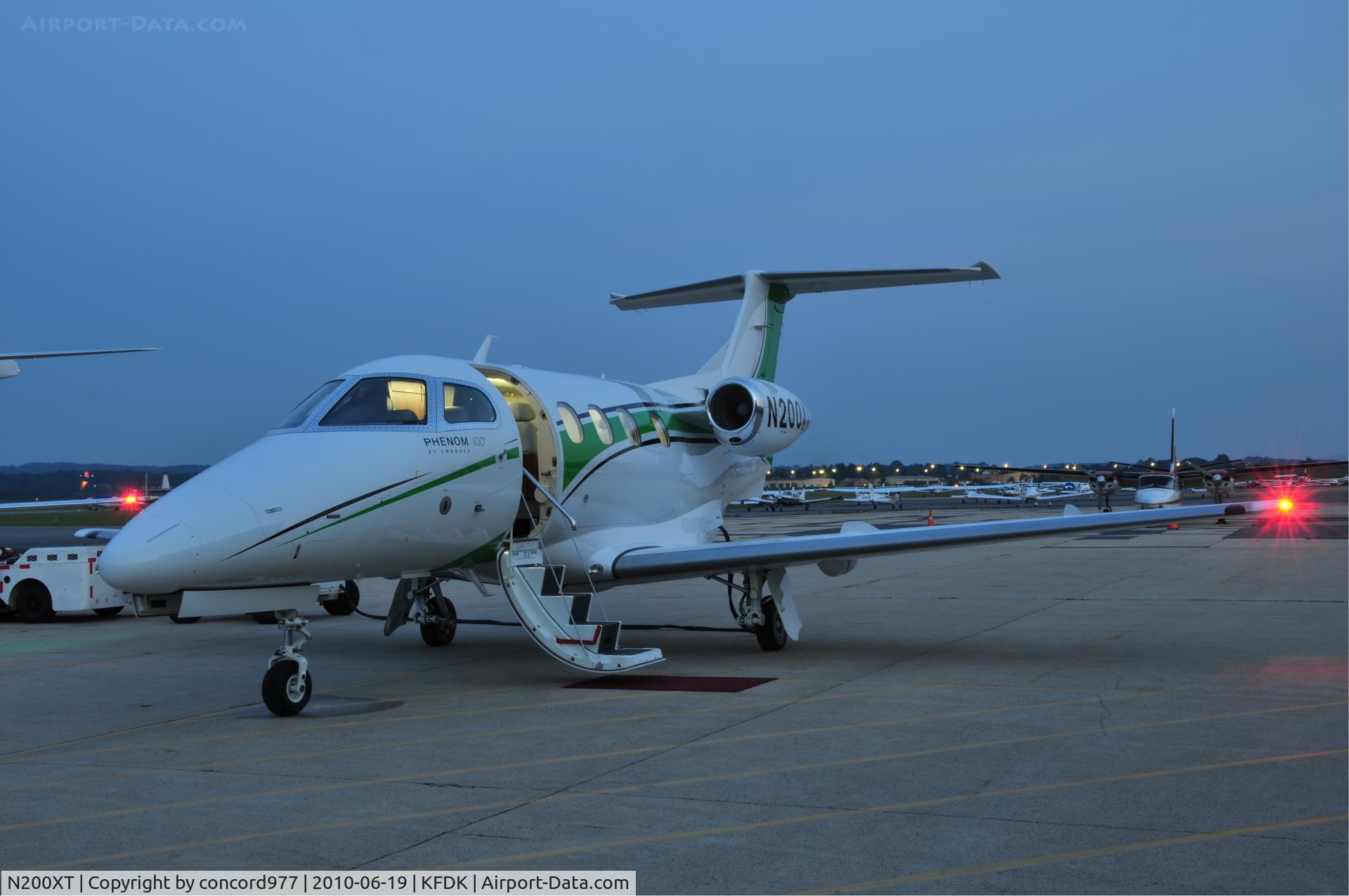 N200XT, 2009 Embraer EMB-500 Phenom 100 C/N 50000029, Seen at KFDK on 6/19/2010
