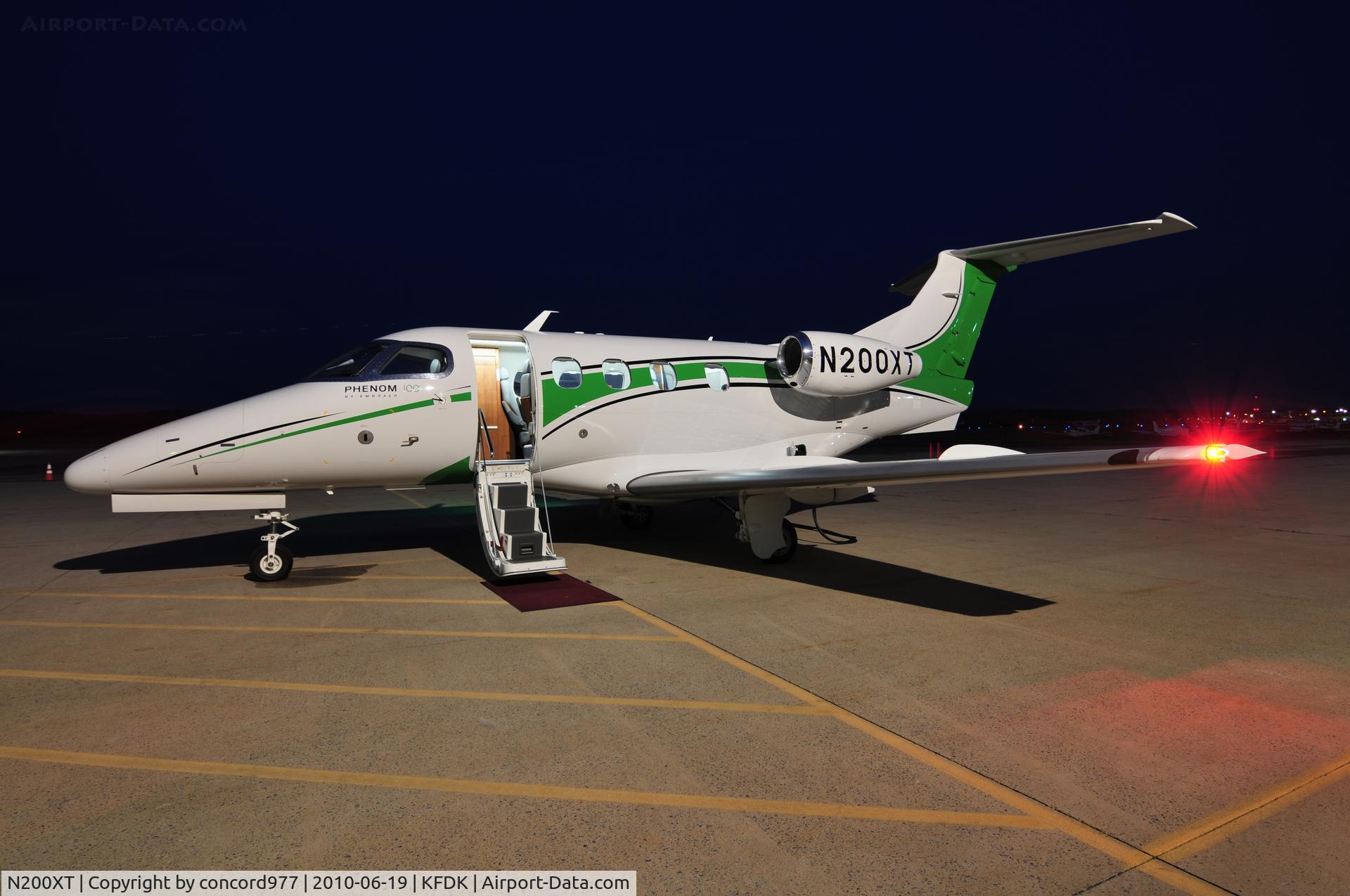 N200XT, 2009 Embraer EMB-500 Phenom 100 C/N 50000029, Seen at KFDK on 6/19/2010