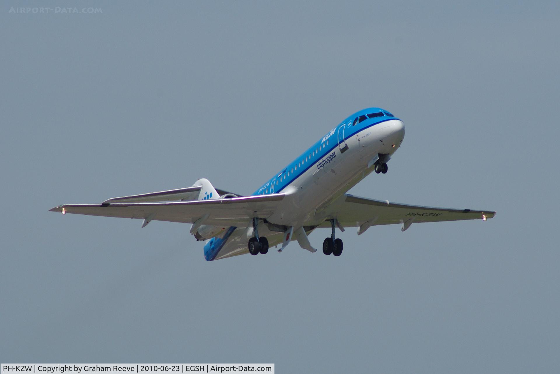 PH-KZW, 1995 Fokker 70 (F-28-0070) C/N 11558, Departing from Norwich.