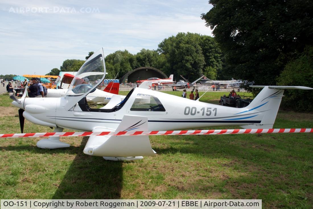 OO-151, Dyn'Aero MCR-4S C/N 102, Dyn Aero MCR45.Open door Beauvechain.