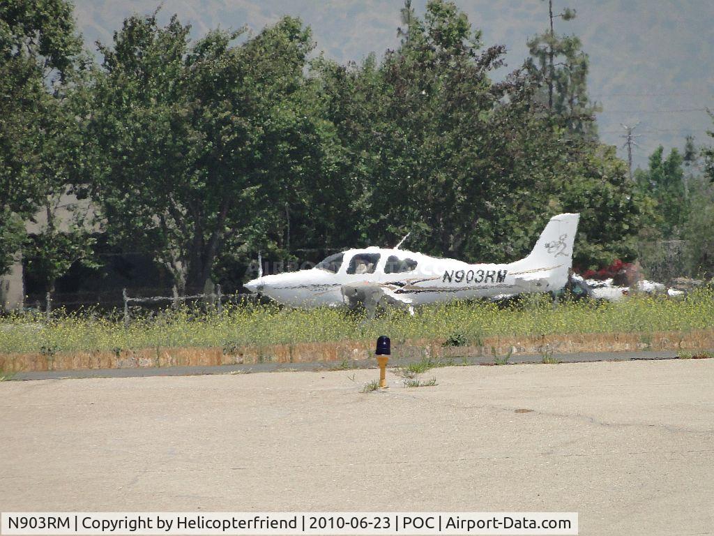 N903RM, 2004 Cirrus SR22 G2 C/N 0903, Appears to be taking off through the weeds, but is actually on runway 26R