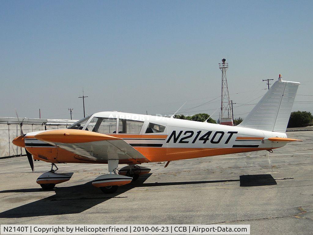 N2140T, 1971 Piper PA-28-180 C/N 287105162, Parked on eastside pf Maniac Mike's