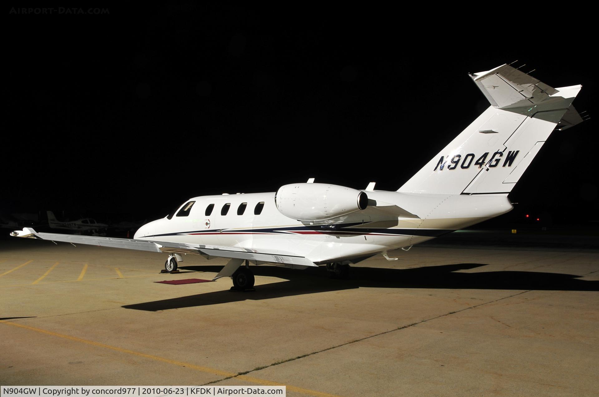 N904GW, Cessna 525 CitationJet CJ1 C/N 525-0681, Seen at KFDK on 6/23/2010