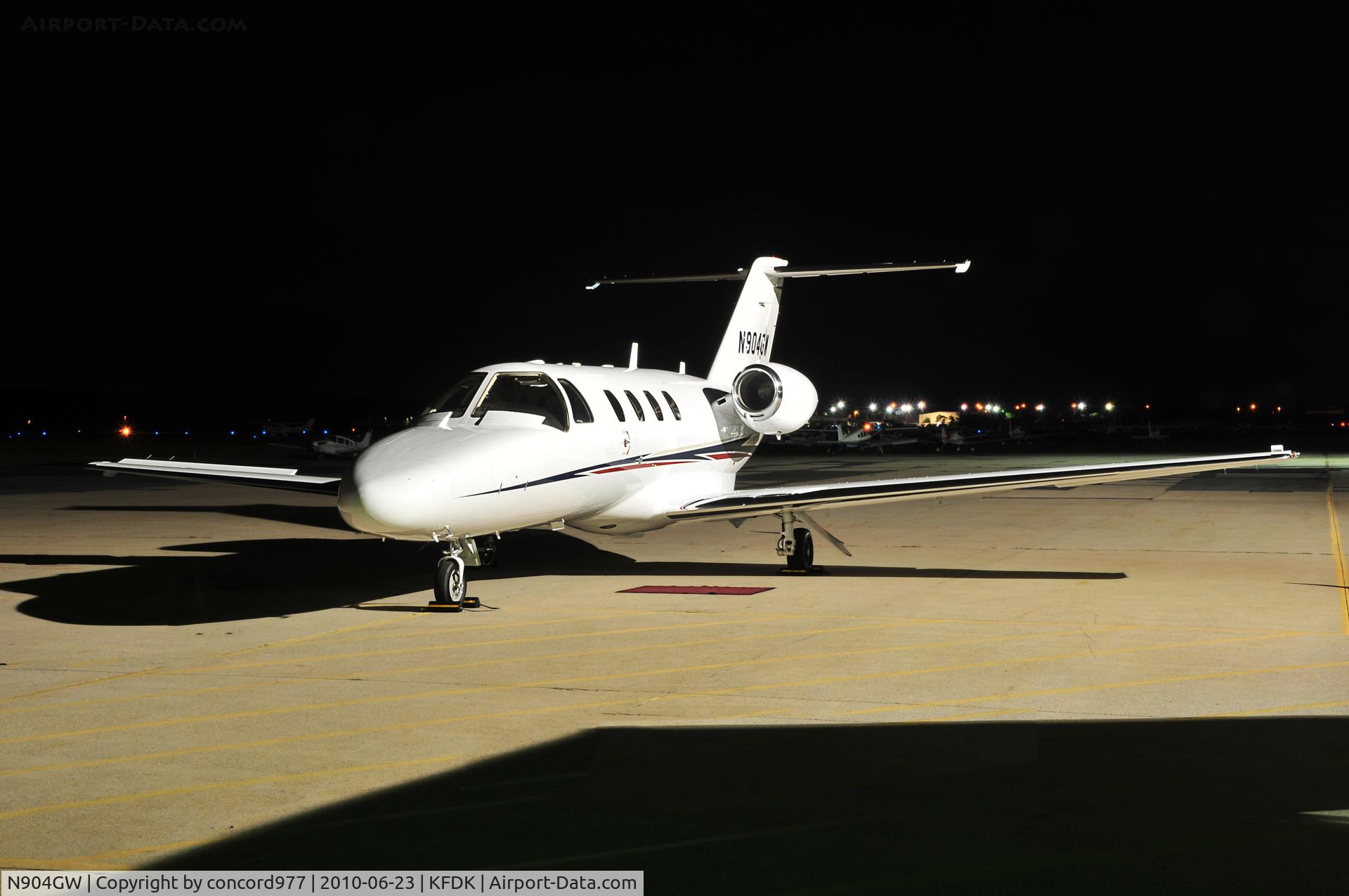 N904GW, Cessna 525 CitationJet CJ1 C/N 525-0681, Seen at KFDK on 6/23/2010