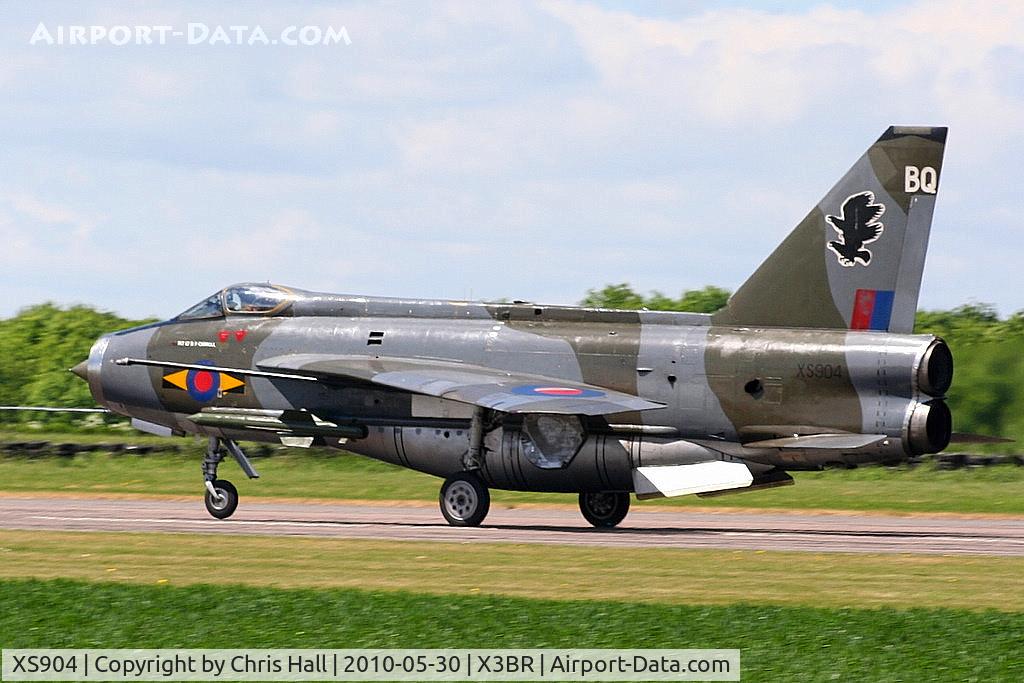 XS904, 1966 English Electric Lightning F.6 C/N 95250, wearing 11 Squadron markings