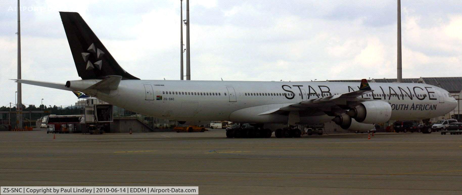 ZS-SNC, 2003 Airbus A340-642 C/N 426, Awaiting the return evening flight