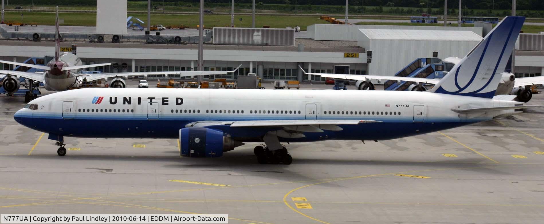 N777UA, 1995 Boeing 777-222 C/N 26916, Off across the pond