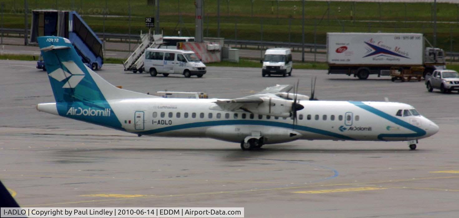 I-ADLO, 1999 ATR 72-212A C/N 585, nipping in and out