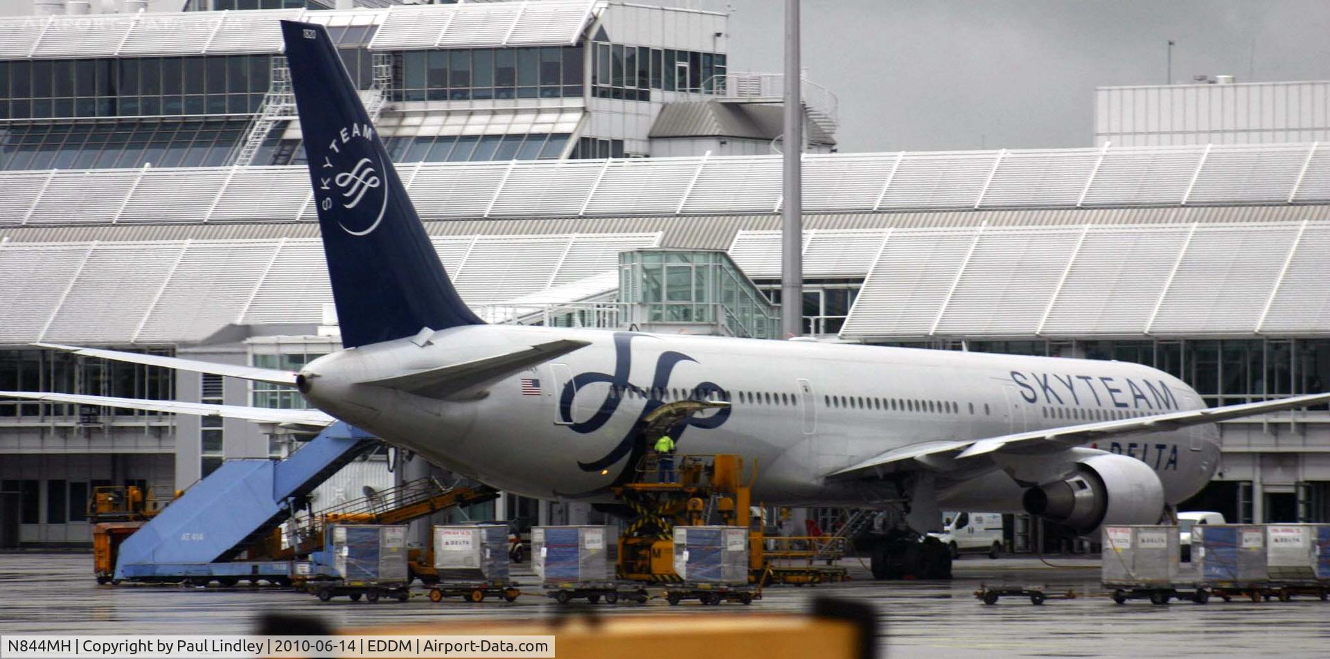 N844MH, 2002 Boeing 767-432/ER C/N 29717, Returning home soon