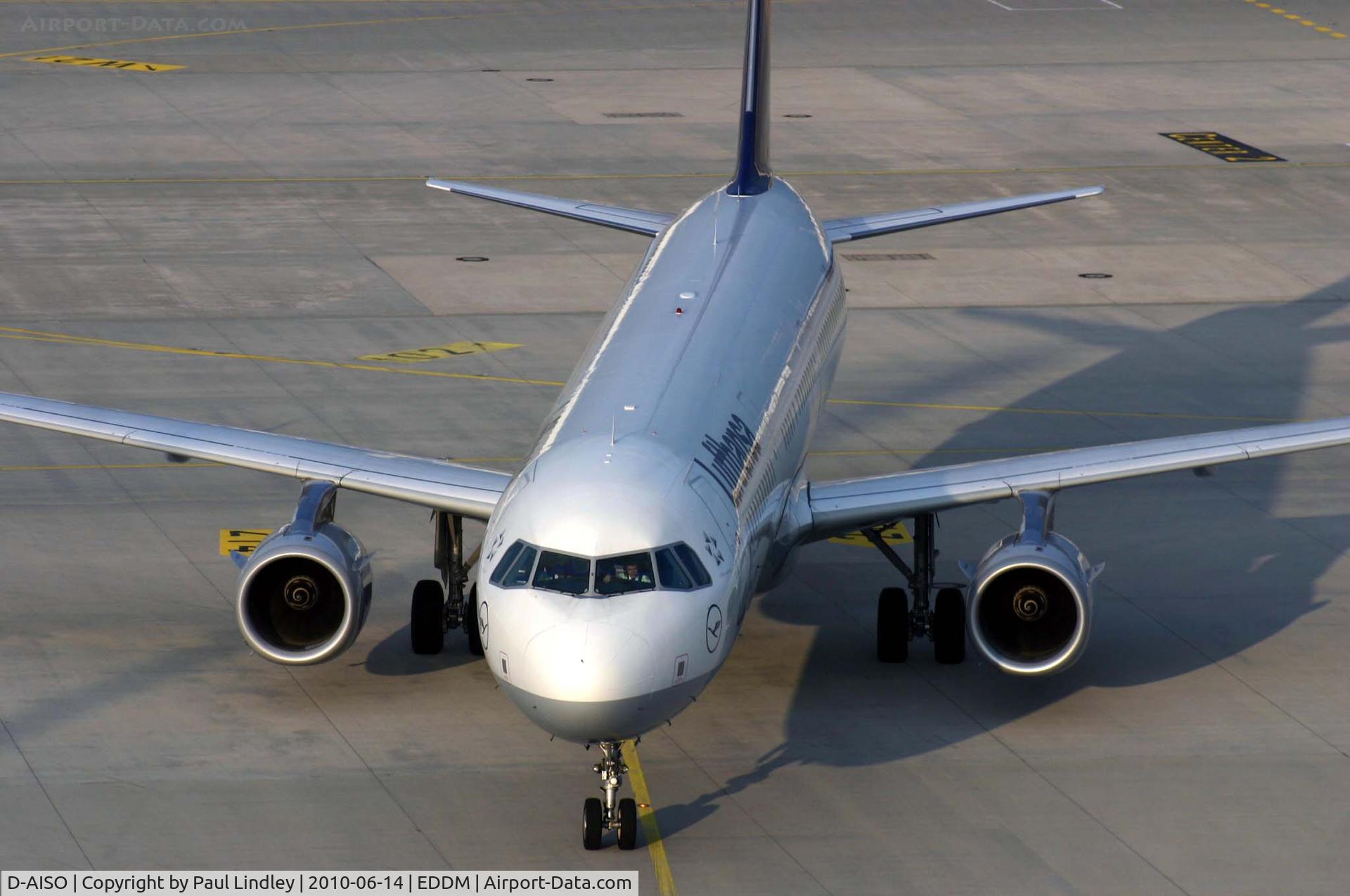 D-AISO, 2008 Airbus A321-231 C/N 3625, parking over there !