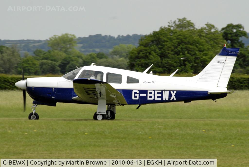 G-BEWX, 1977 Piper PA-28R-201 Cherokee Arrow III C/N 28R-7737070, SHOT AT HEADCORN