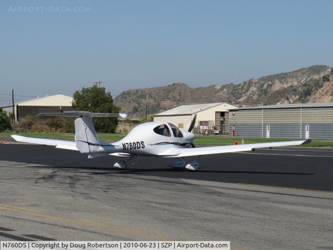 N760DS, 2007 Diamond DA-40 Diamond Star C/N 40.760, 2007 Diamond Aircraft Inds. DA-40 DIAMOND STAR, Lycoming IO-360-M1A+ 180 Hp, Lasar electronic ignition, holding short Rwy 22