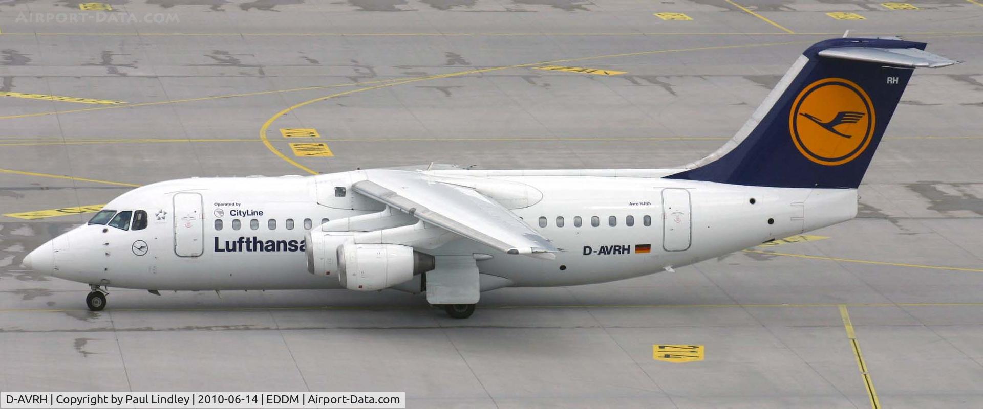D-AVRH, 1995 British Aerospace Avro 146-RJ85 C/N E.2268, caught as it slips by