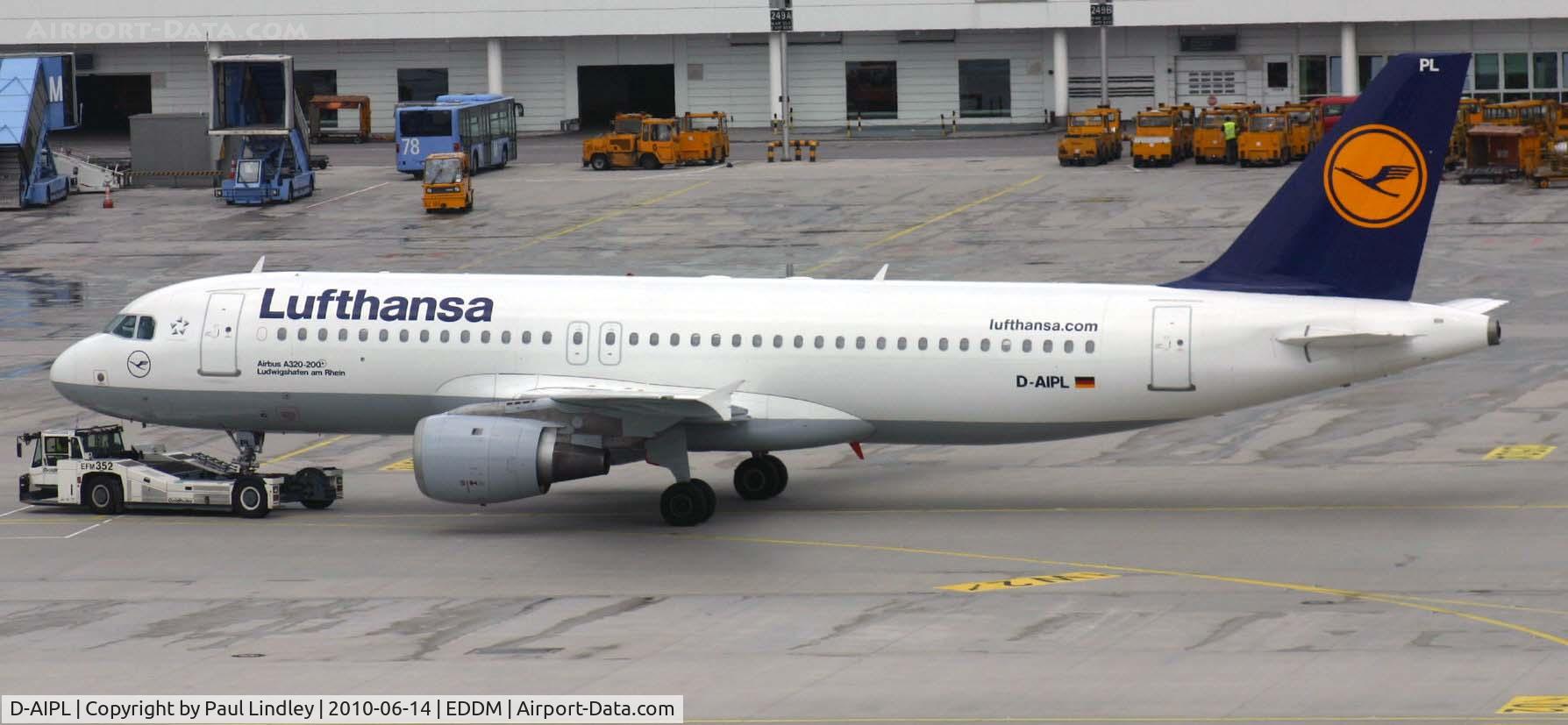 D-AIPL, 1989 Airbus A320-211 C/N 094, pushback for another flight
