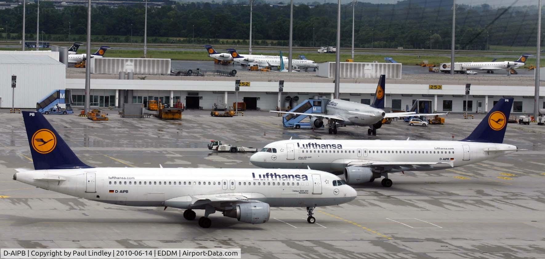 D-AIPB, 1989 Airbus A320-211 C/N 0070, busy ramps in the morning