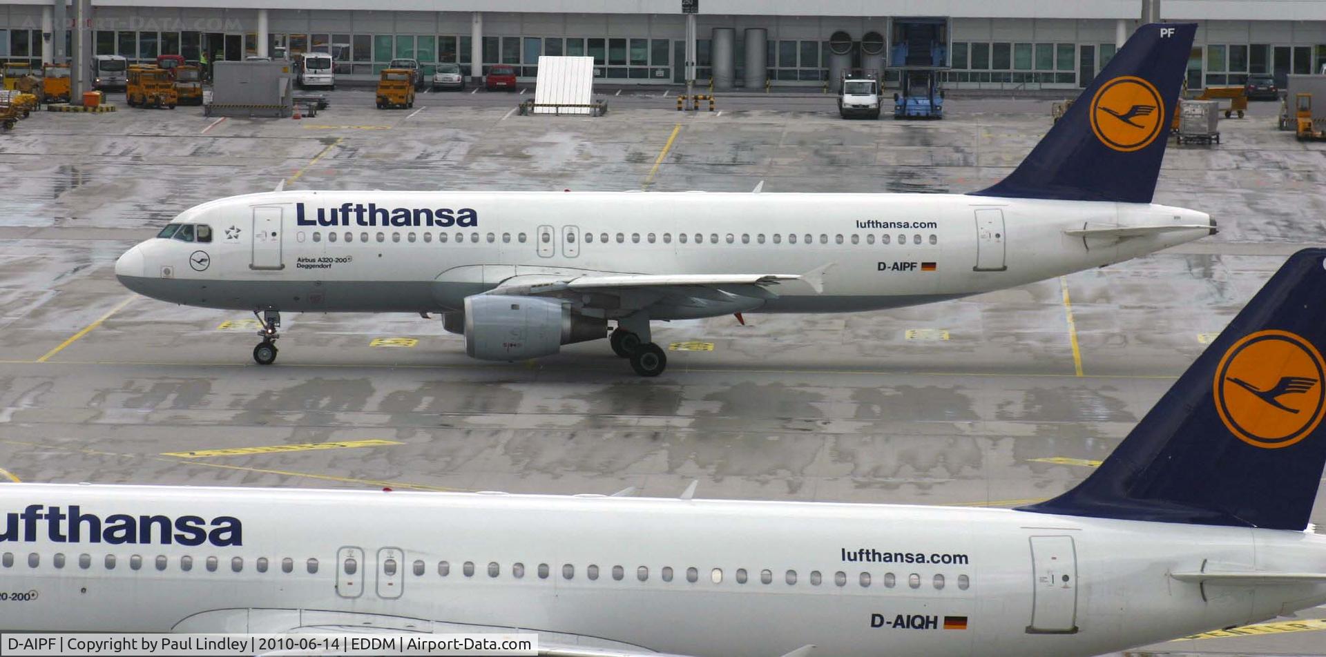 D-AIPF, 1989 Airbus A320-211 C/N 0083, busy at Munich