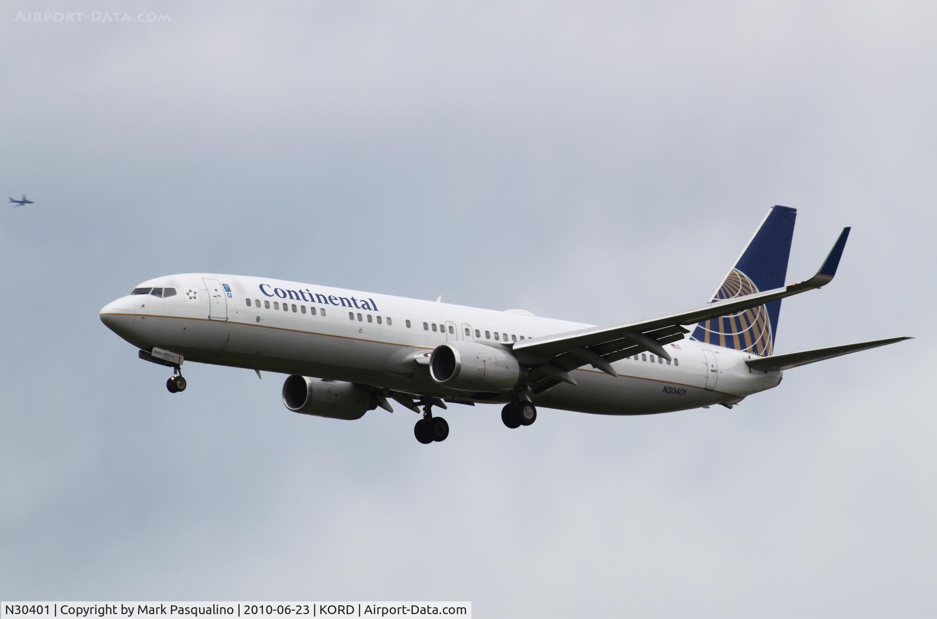 N30401, 2001 Boeing 737-924 C/N 30118, Boeing 737-900