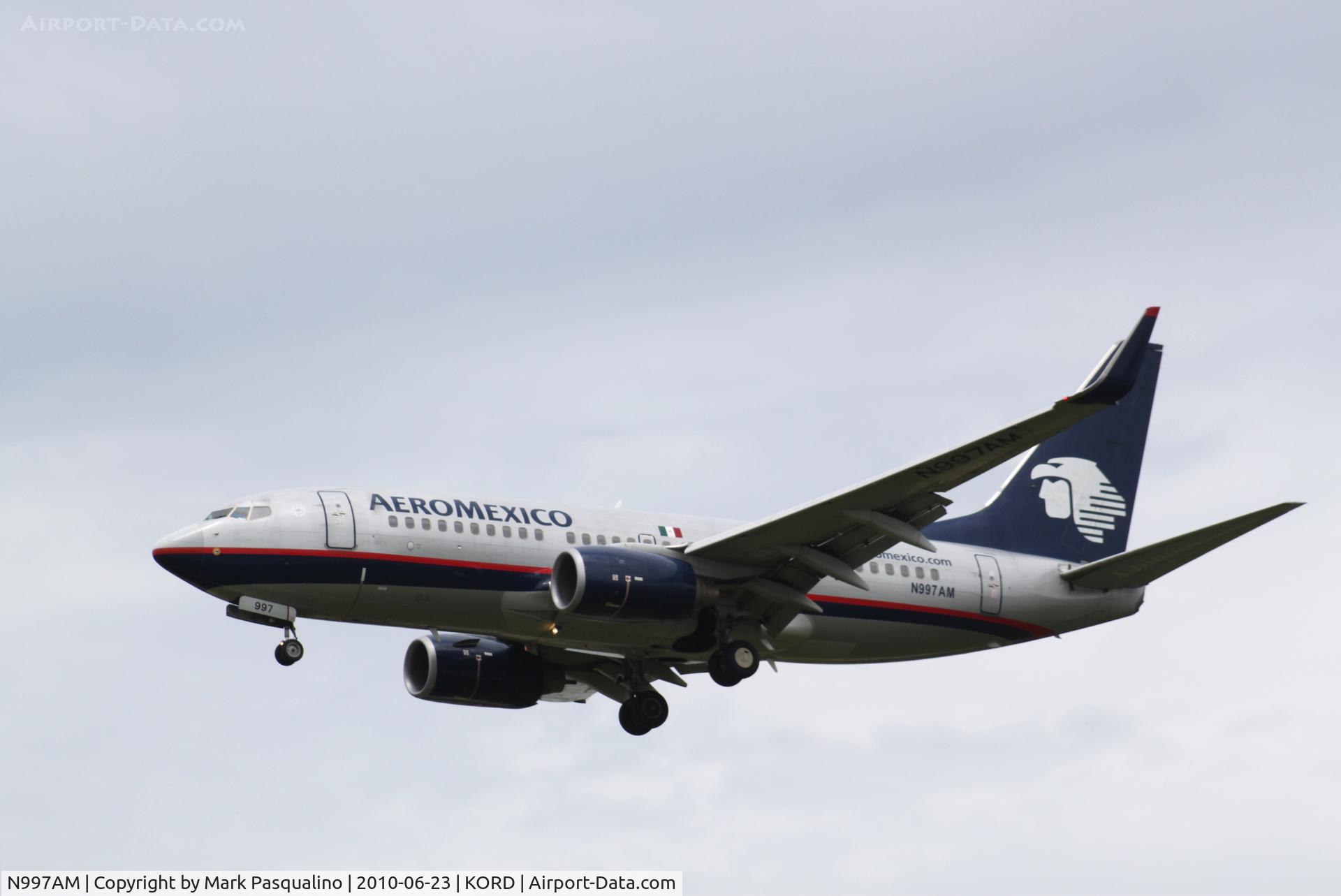 N997AM, 2002 Boeing 737-76Q C/N 30283, Boeing 737-700