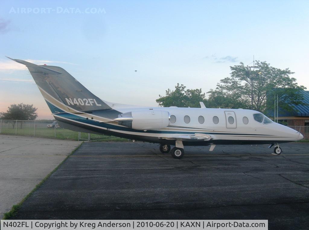 N402FL, 1998 Beech 400A Beechjet C/N RK-201, Raytheon 400A Beechjet on the ramp.