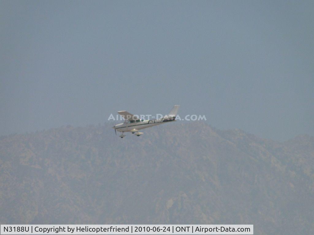N3188U, 1963 Cessna 182F Skylane C/N 18254588, On high final to runway 26R