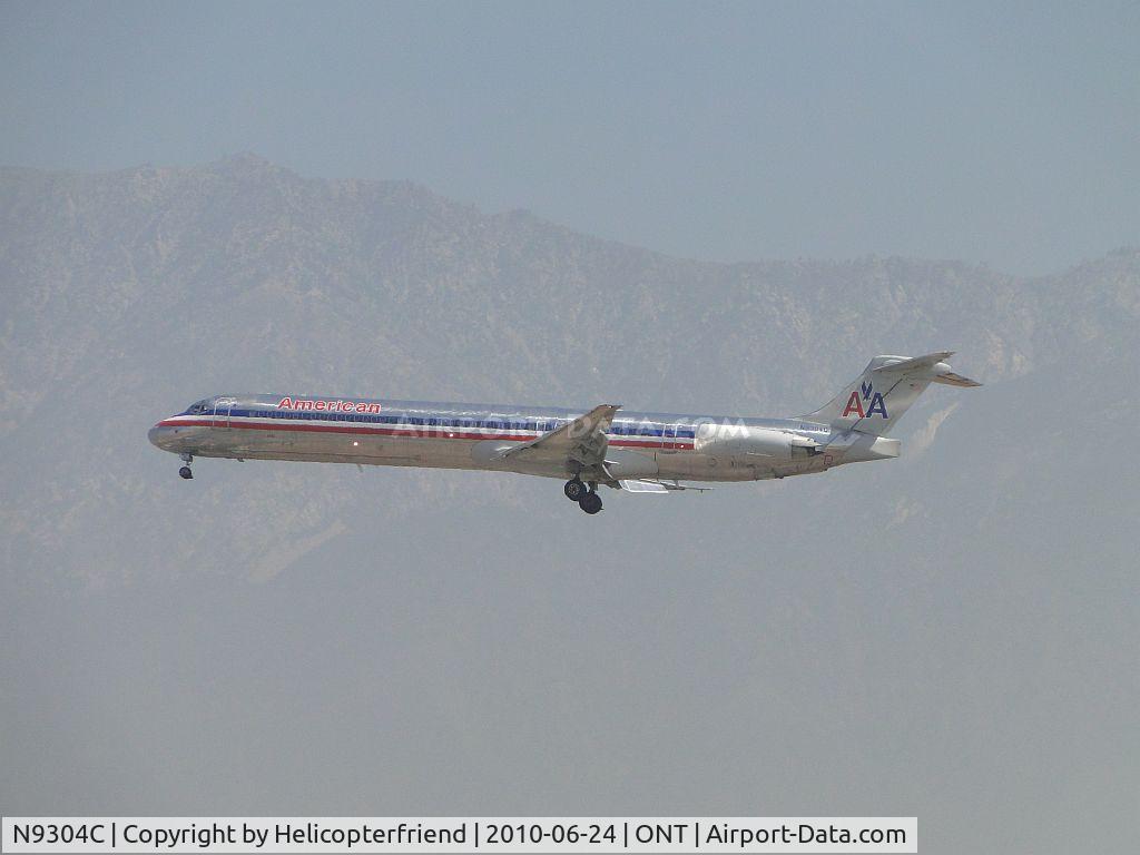 N9304C, 1987 McDonnell Douglas MD-83 (DC-9-83) C/N 49530, On final for runway 26R