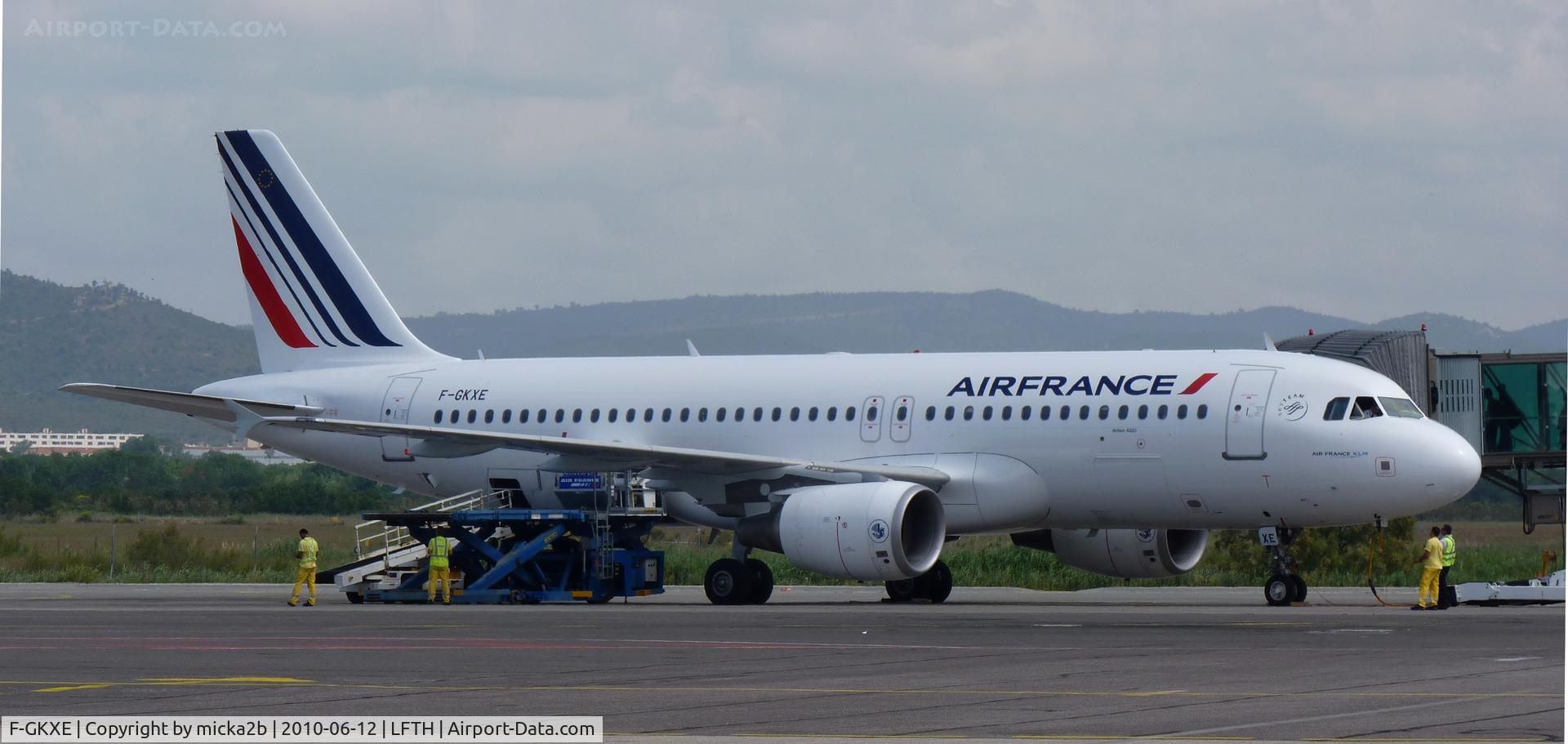 F-GKXE, 2002 Airbus A320-214 C/N 1879, Parked.