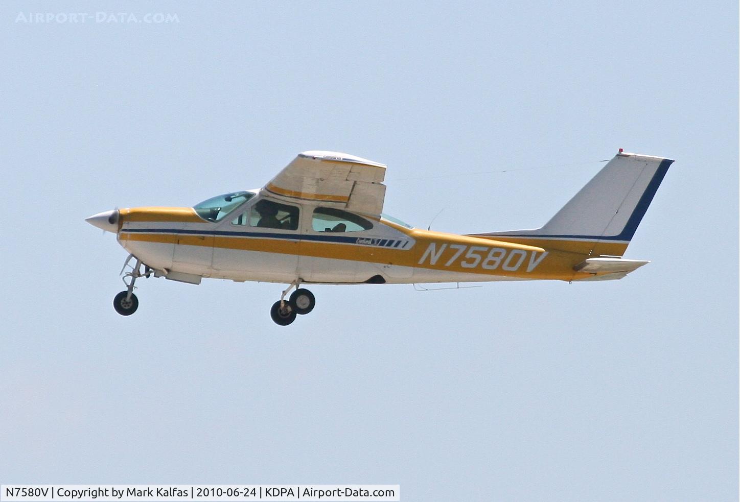 N7580V, 1976 Cessna 177RG Cardinal C/N 177RG0871, Cessna 177RG Cardinal II, N7580V departing 2L KDPA.