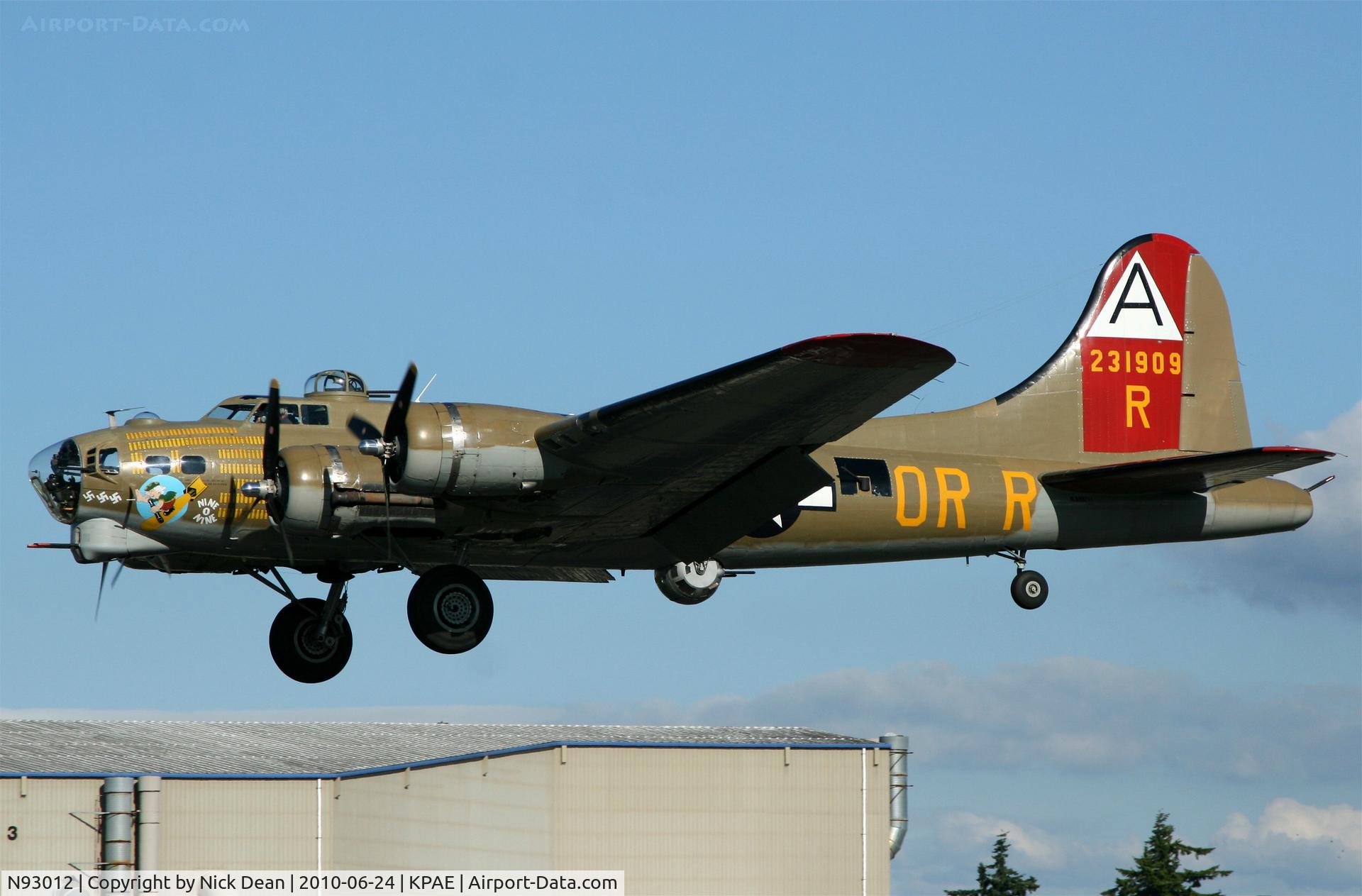 N93012, 1944 Boeing B-17G-30-BO Flying Fortress C/N 32264, KPAE