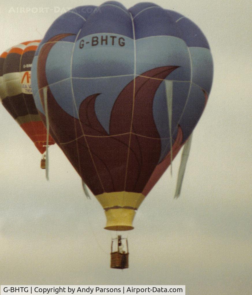 G-BHTG, 1980 Thunder Balloons AX6-56 Bolt C/N 273, Old scanned print taken many years ago suspect at Wisborough Green Sussex