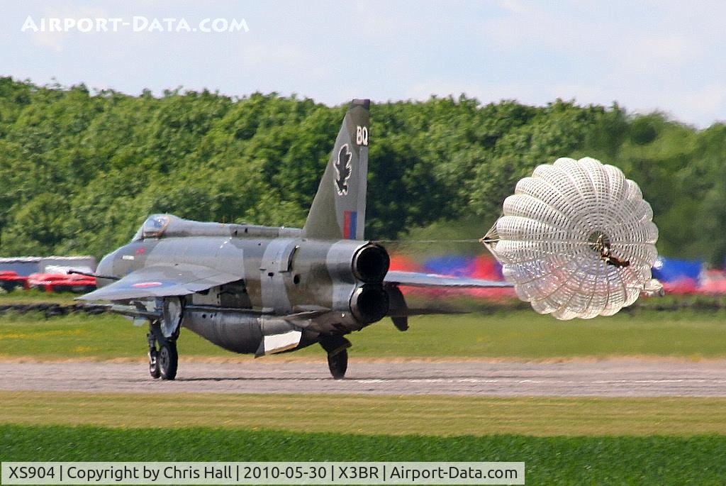 XS904, 1966 English Electric Lightning F.6 C/N 95250, deploying it parachute after its fast taxy run