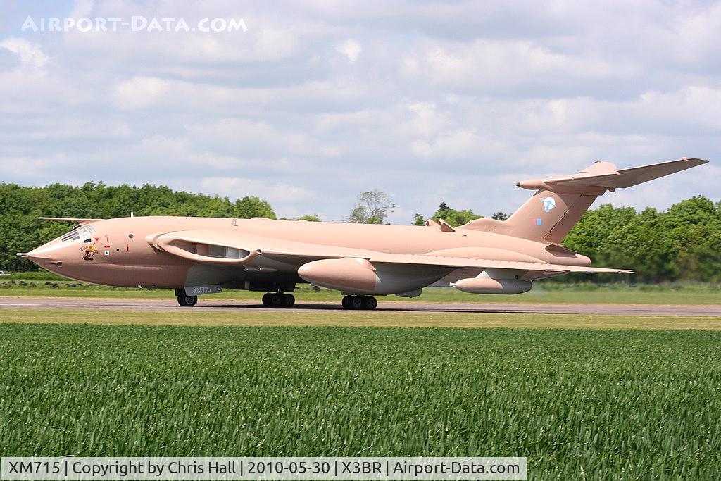 XM715, 1963 Handley Page Victor K.2 C/N HP80/83, 'Teasin' Tina' performing its fast taxy run
