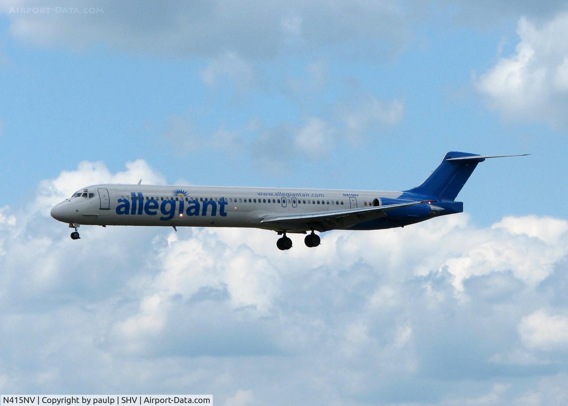 N415NV, 1989 McDonnell Douglas MD-82 (DC-9-82) C/N 49909, Arriving from Las Vegas at Shreveport Regional.