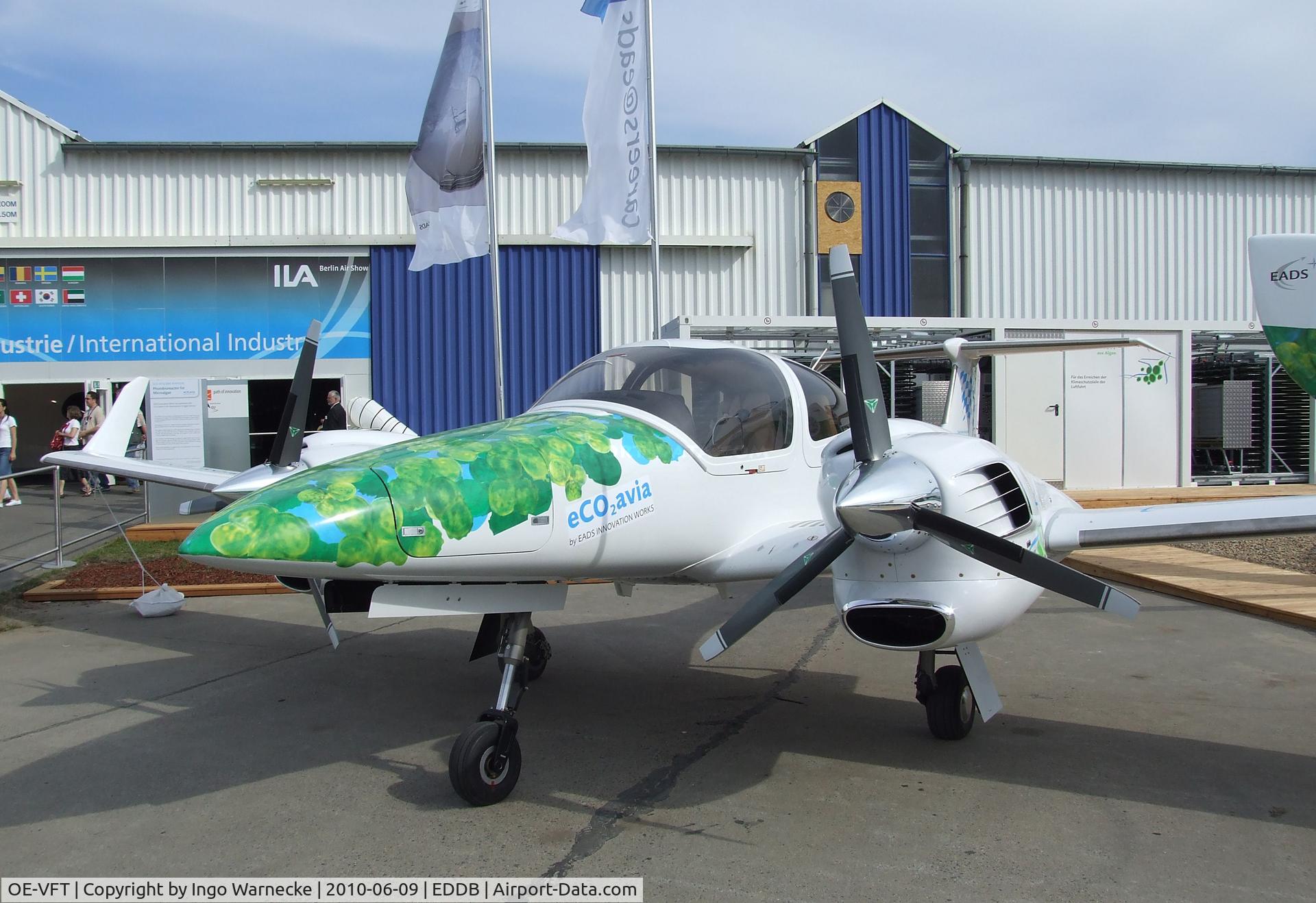 OE-VFT, Diamond DA-42 NG Turbo Twin Star C/N 42.379, Diamond DA-42 Twin Star powered by bioalcohol at ILA 2010, Berlin