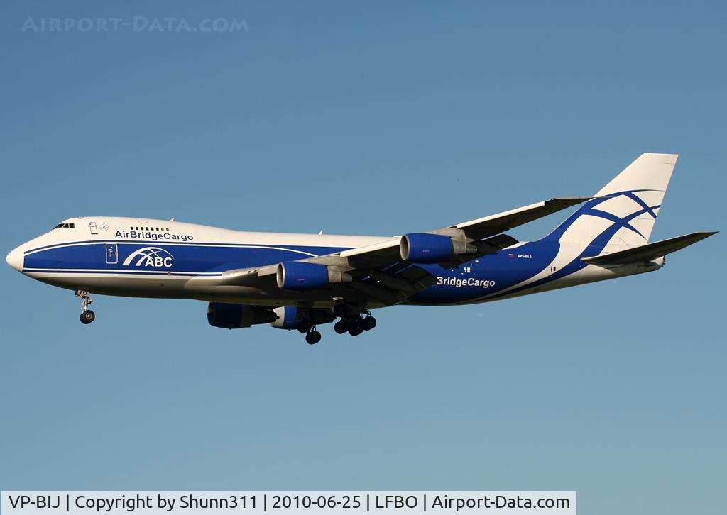 VP-BIJ, 1991 Boeing 747-281F/SCD C/N 25171, Landing rwy 32L