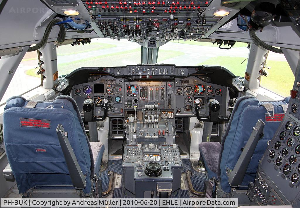 PH-BUK, 1978 Boeing 747-206B (SUD) C/N 21549, The cockpit