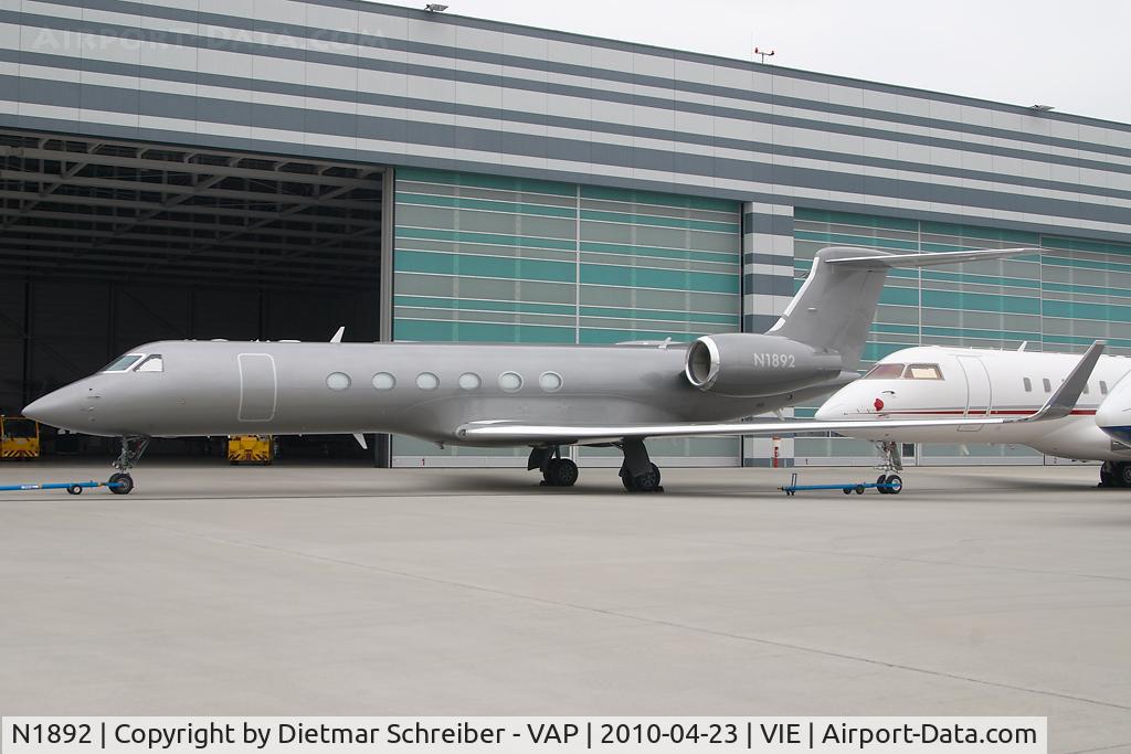 N1892, 1997 Gulfstream Aerospace G-V C/N 524, Gulfstream 5