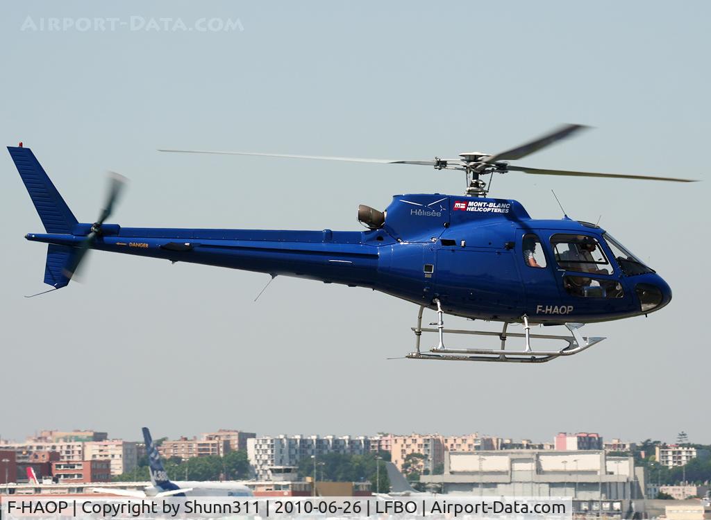 F-HAOP, Aerospatiale AS-350B-2 Ecureuil C/N 2557, Taxiing to the General Aviation area...