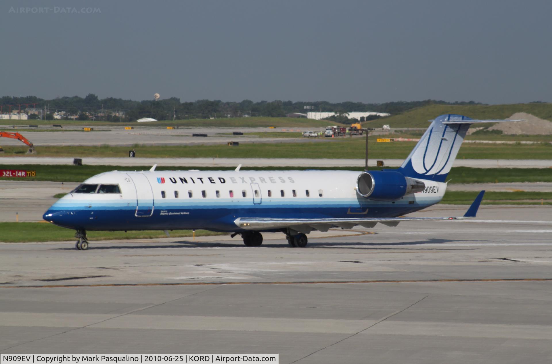 N909EV, 2002 Bombardier CRJ-200ER (CL-600-2B19) C/N 7658, CL-600-2B19