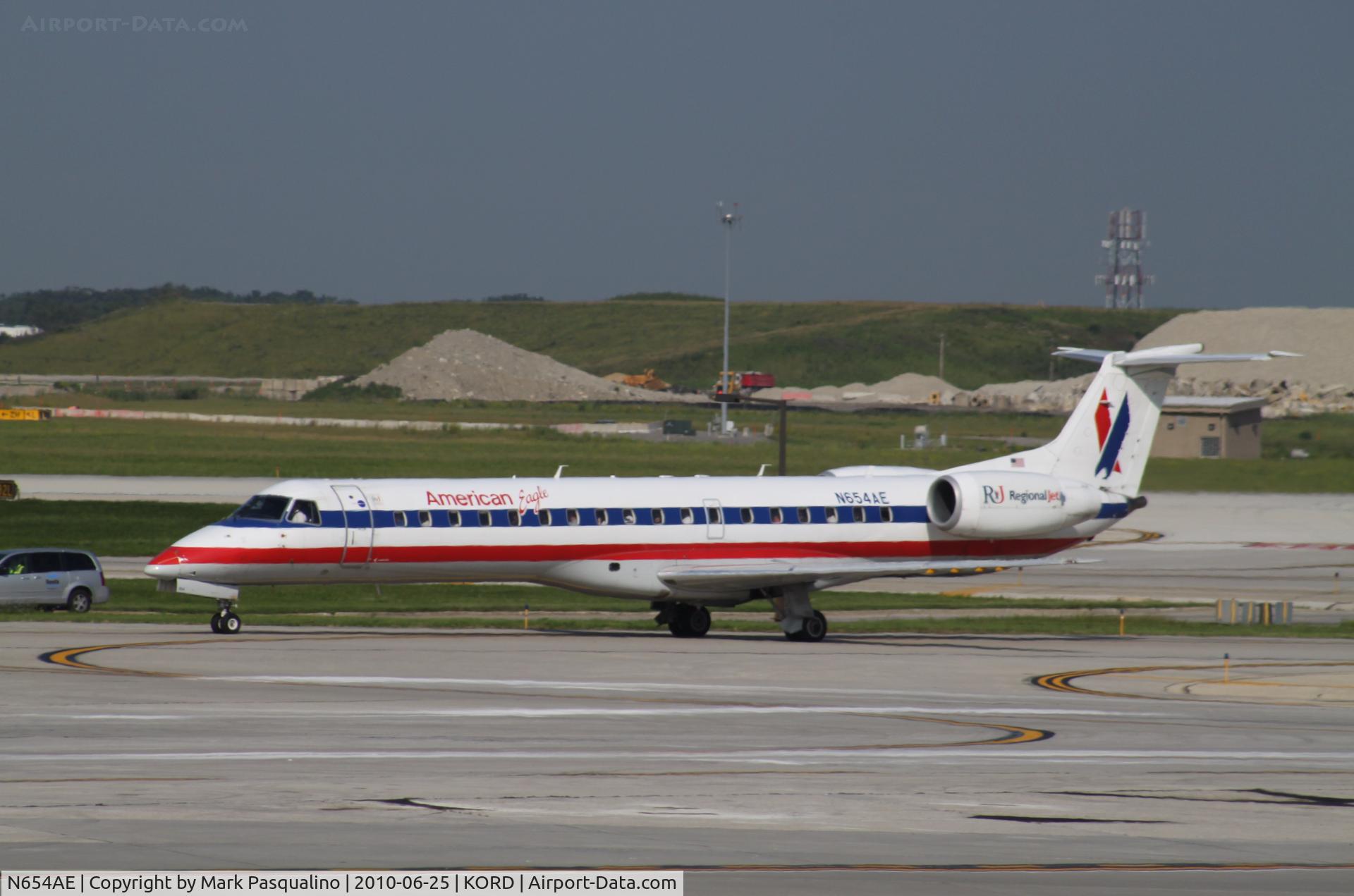 N654AE, 2001 Embraer ERJ-145LR (EMB-145LR) C/N 145437, EMB-145LR