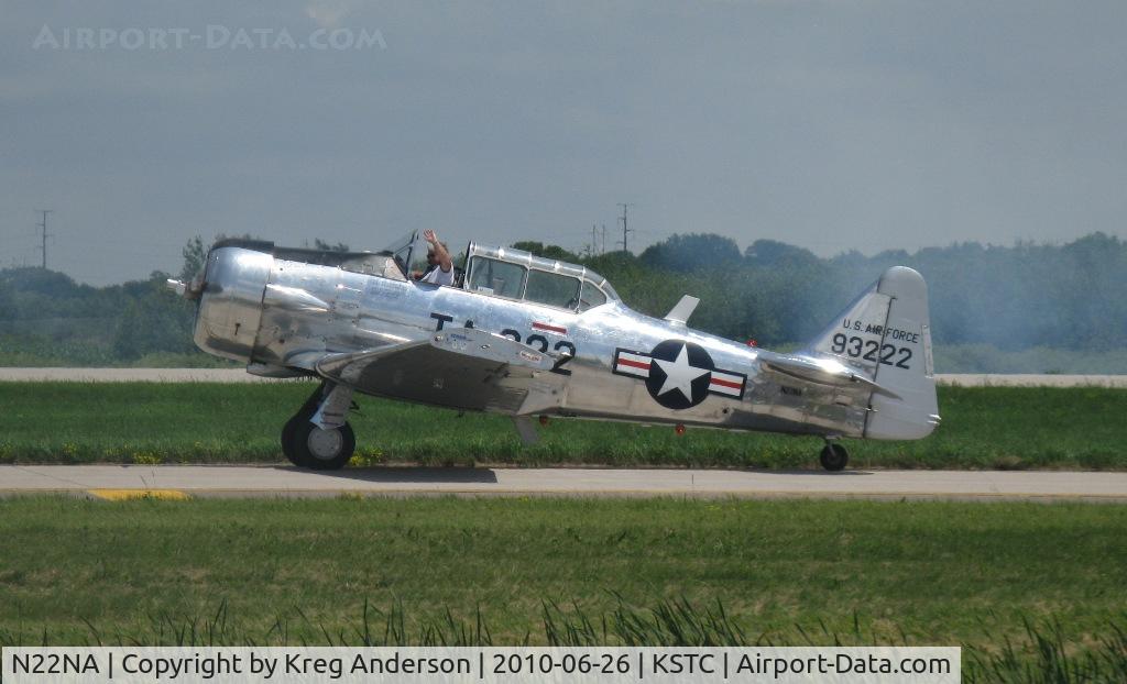 N22NA, 1946 North American T-6G Texan C/N 168-326, Bill Leff taxiing to the ramp after his show at The Great Minnesota Airshow 2010.