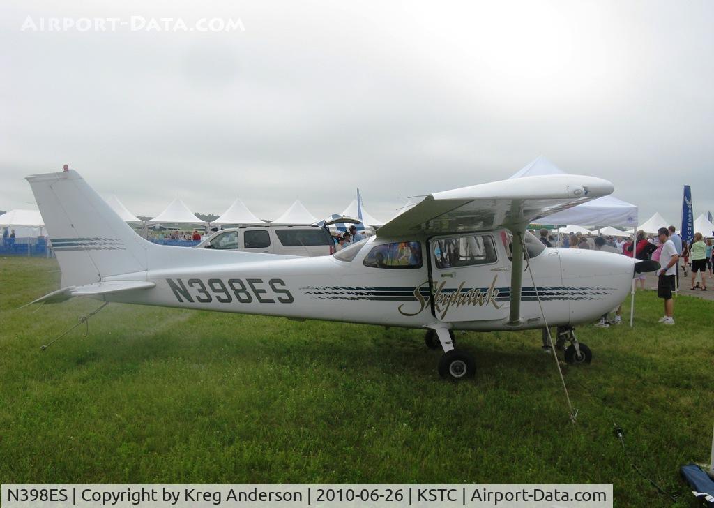 N398ES, 1997 Cessna 172R C/N 17280156, The Great Minnesota Airshow 2010.