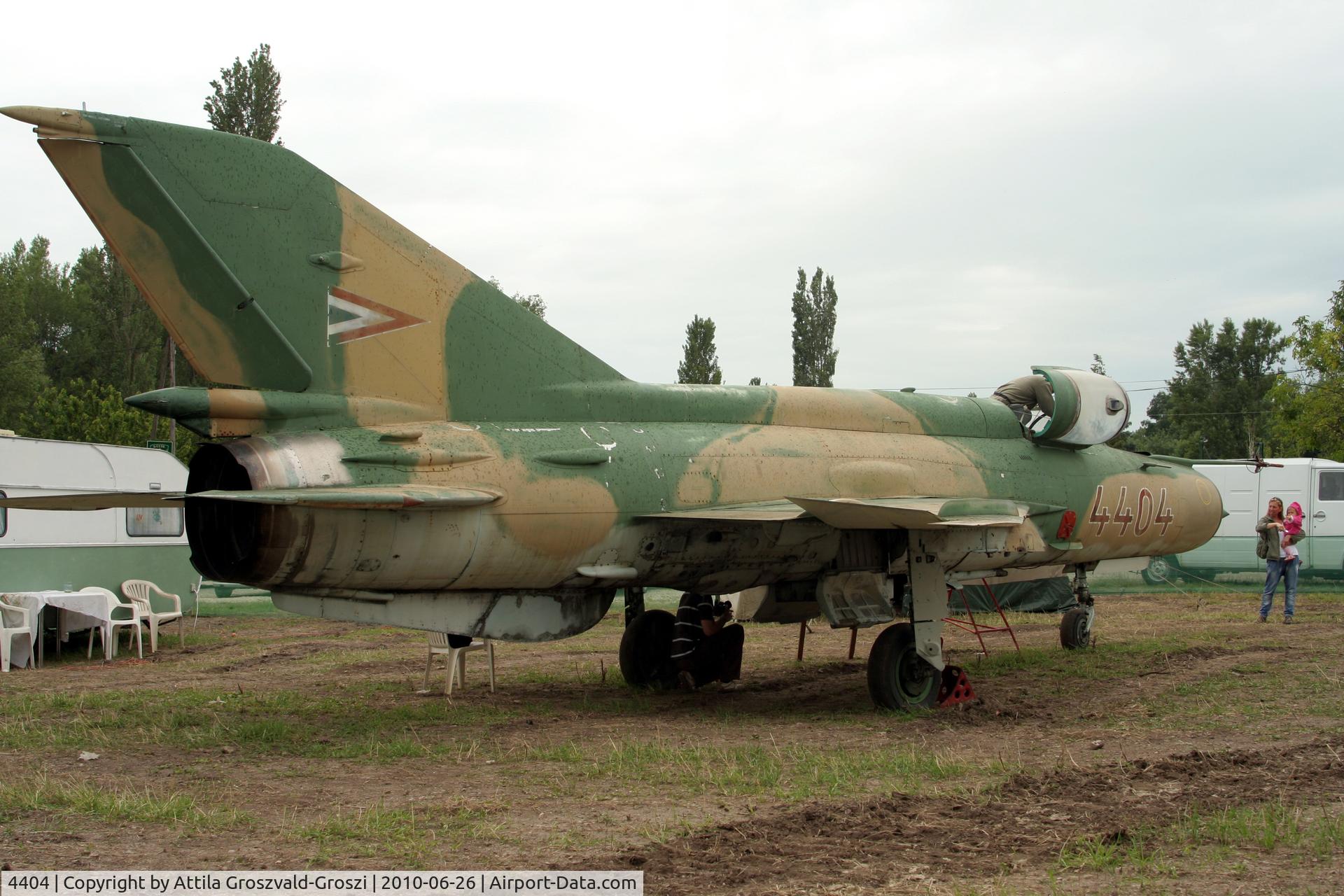 4404, 1971 Mikoyan-Gurevich MiG-21MF C/N 964404, On a temporary exhibition place, in Balatonfüred city border.