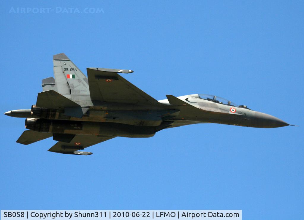 SB058, Sukhoi Su-30MKI C/N 10MK2504, Passing above the runway during Garuda 2010 Exercice...