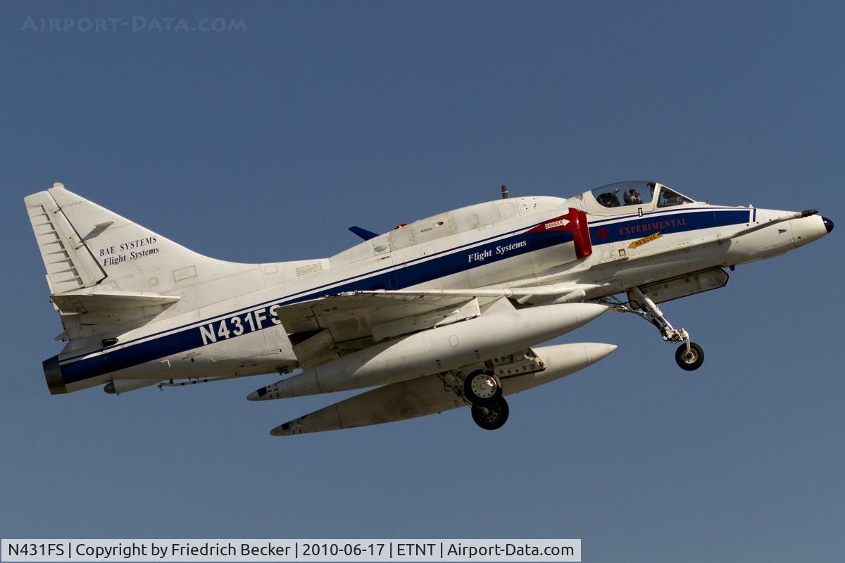 N431FS, 1972 Douglas A-4N Skyhawk C/N 14504, departing for another training mission