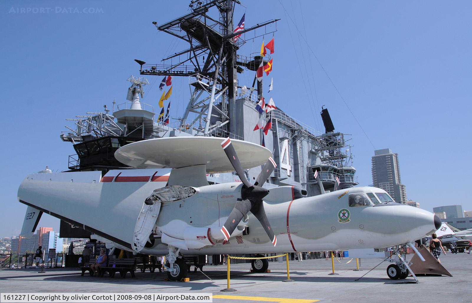 161227, Grumman E-2C Hawkeye C/N A067, Uss midway museum
