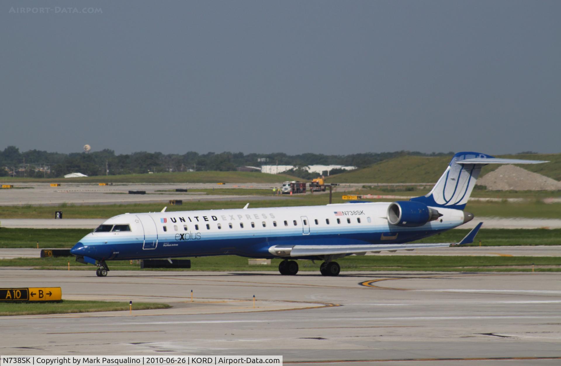 N738SK, 2005 Bombardier CRJ-700 (CL-600-2C10) Regional Jet C/N 10195, CL-600-2C10