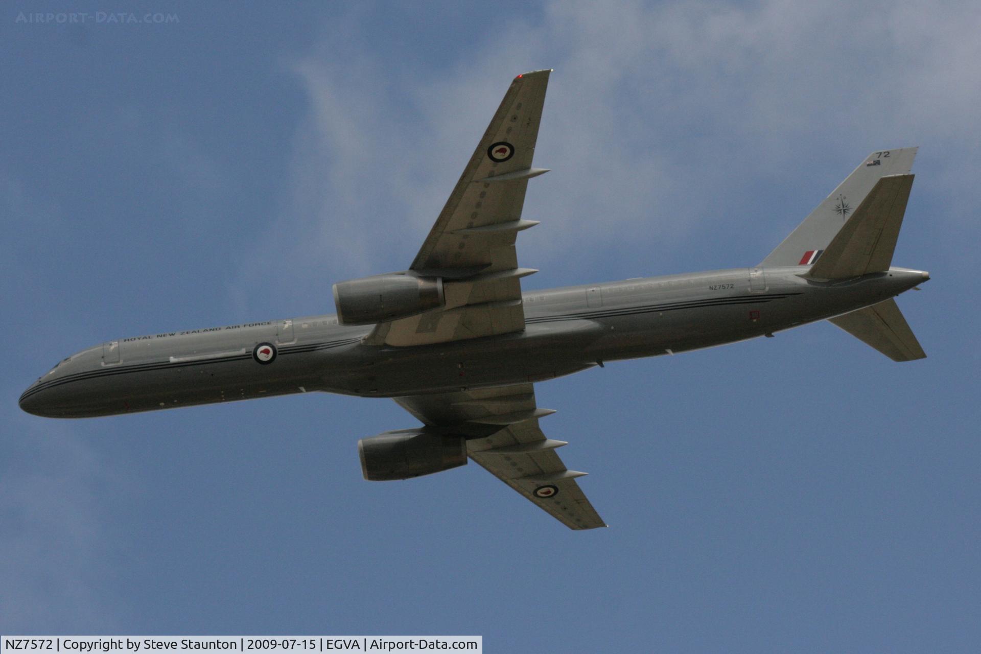 NZ7572, 1993 Boeing 757-2K2 C/N 26634, Taken at the Royal International Air Tattoo 2009