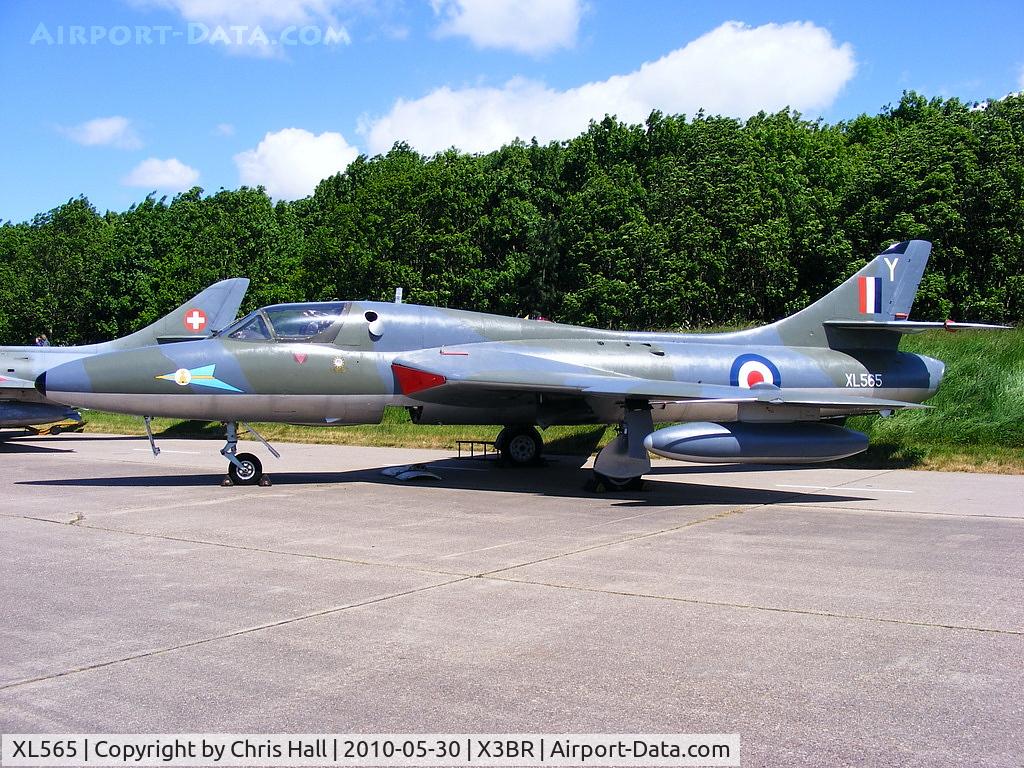 XL565, 1958 Hawker Hunter T.7 C/N 41H/693716, preserved at Bruntingthorpe